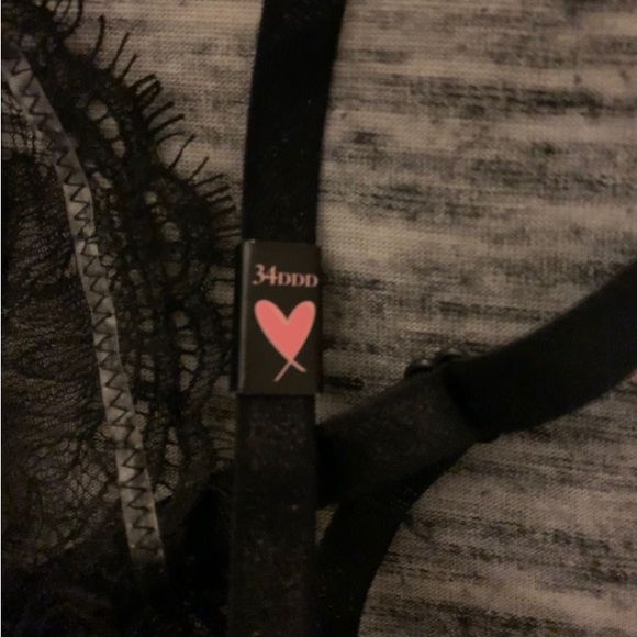 BRAND NEW VS BRAS 34DDD- front close - push up- lace racer back VERY SEXY - Picture 11 of 11